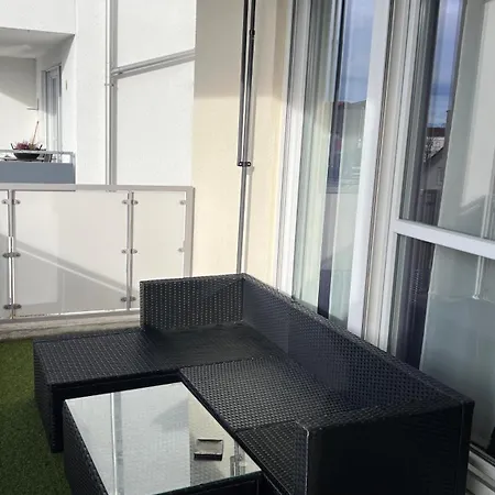 Grosse In Mit Balkon